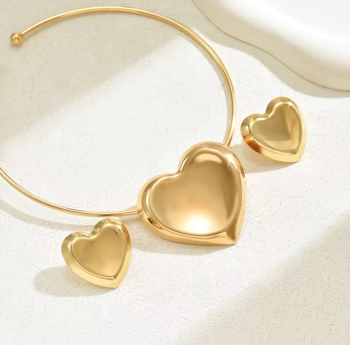 Gold Heart pendant Necklace set