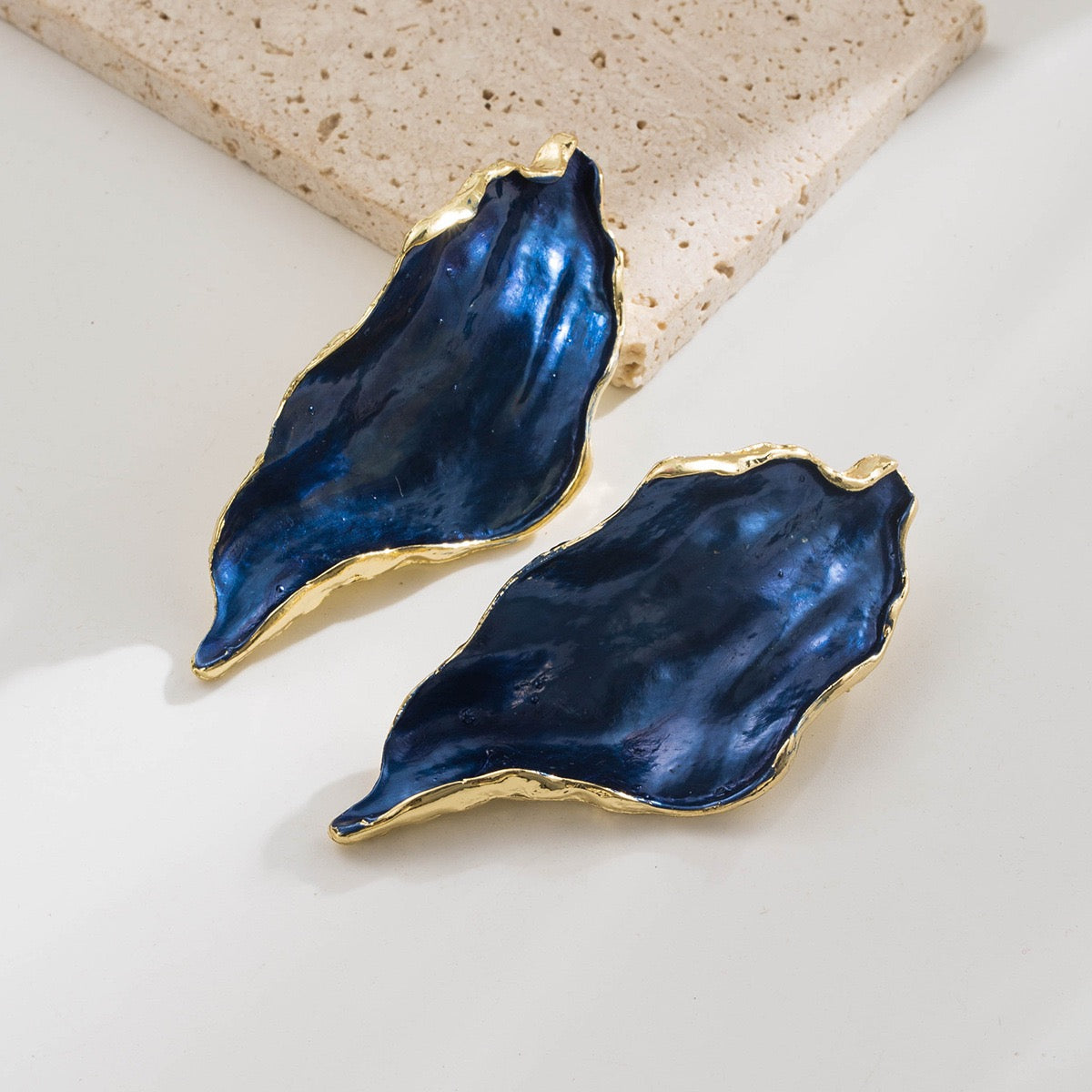 Hanging Leaf Metal earrings