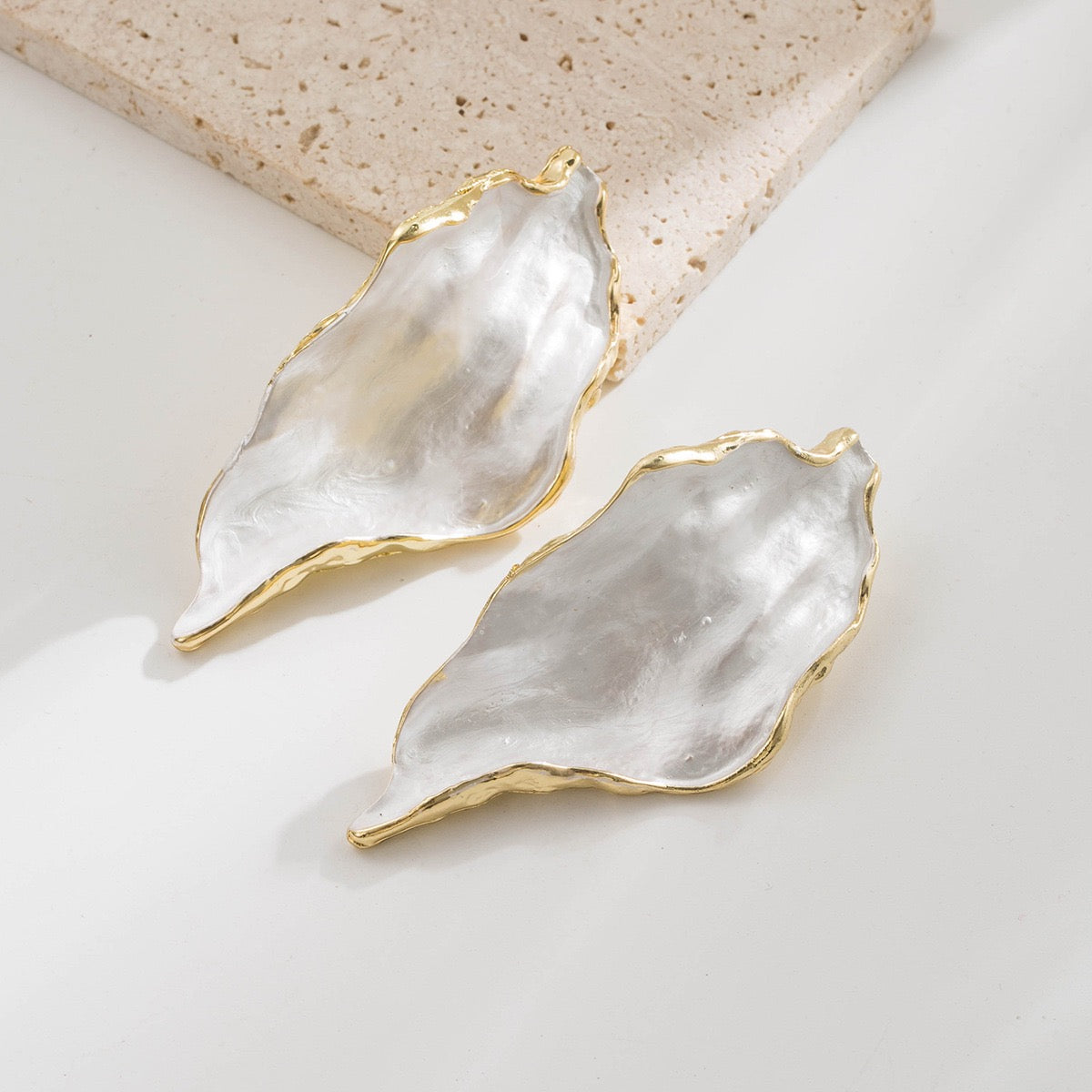 Hanging Leaf Metal earrings